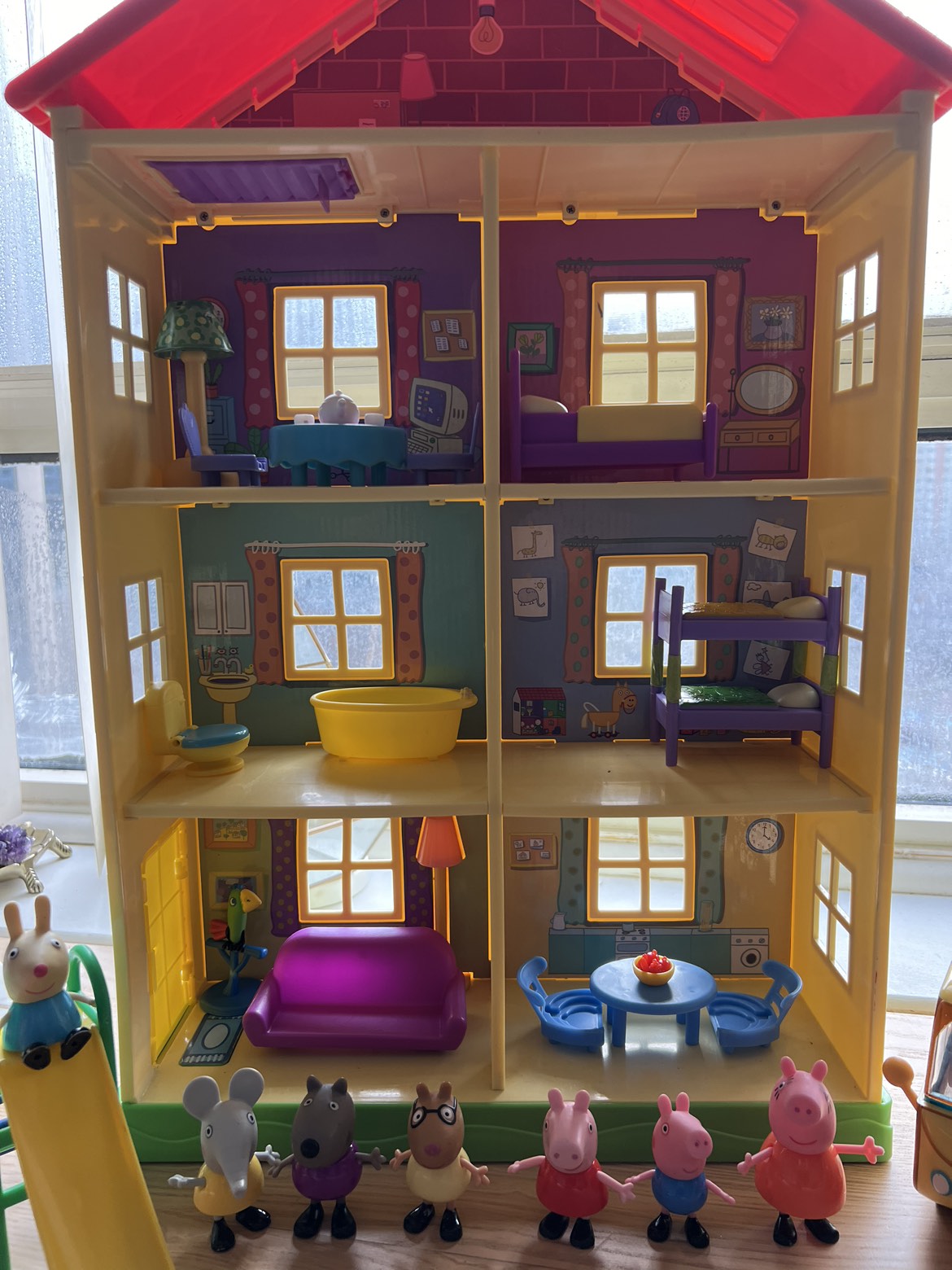 Peppa Pig playhouse with figures and accessories - photo 2