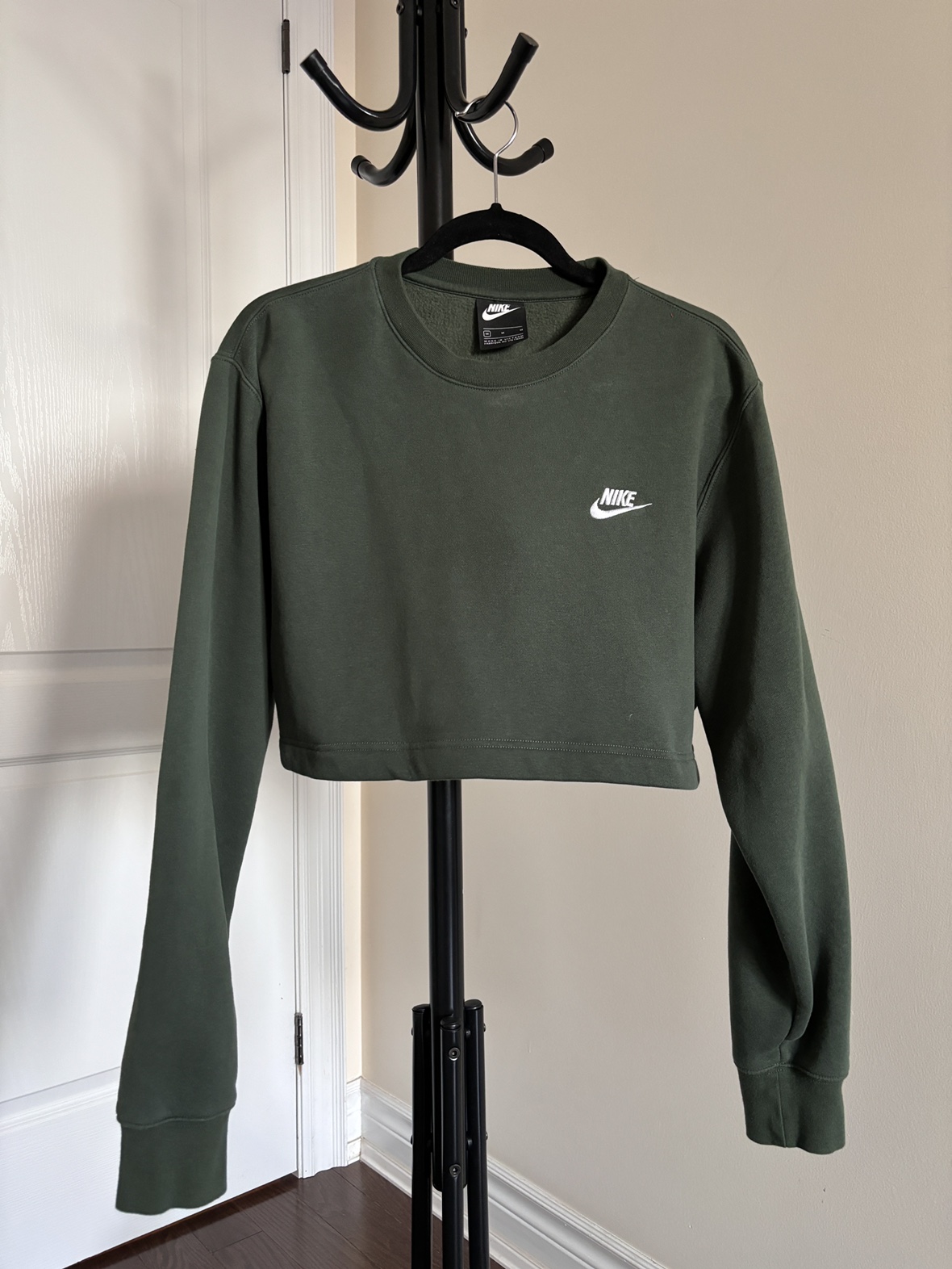 Nike Cropped Sweater (Size: M)