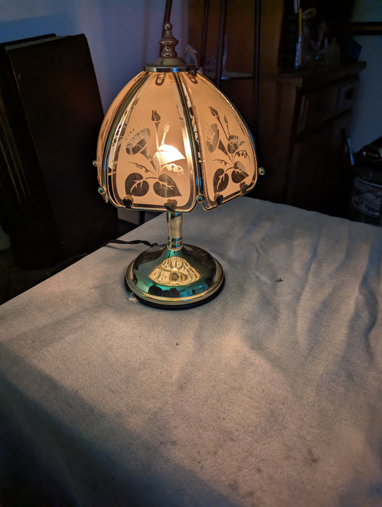 Beautiful vintage touch lamp great shape - photo 3