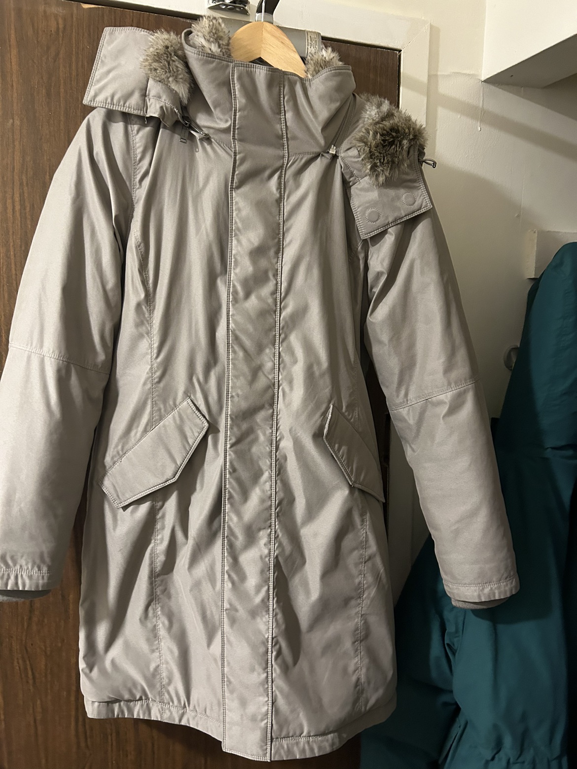 Aritzia Babaton Oskar Parka - photo 2