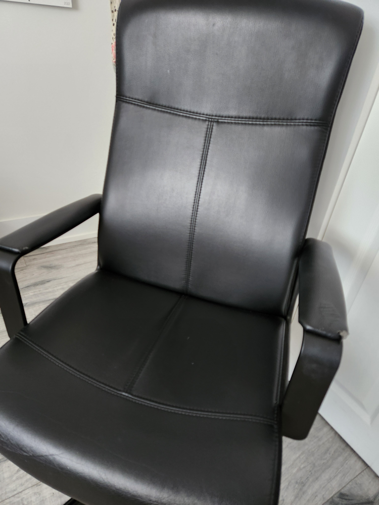 Millberget swivel office chair image indicator(2)