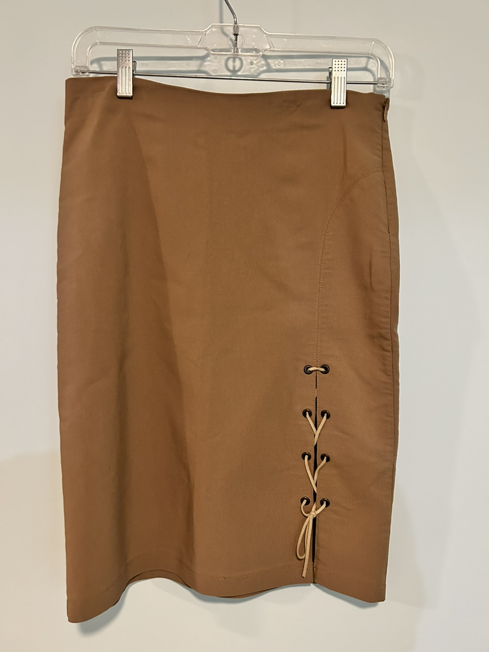 Fitted skirt