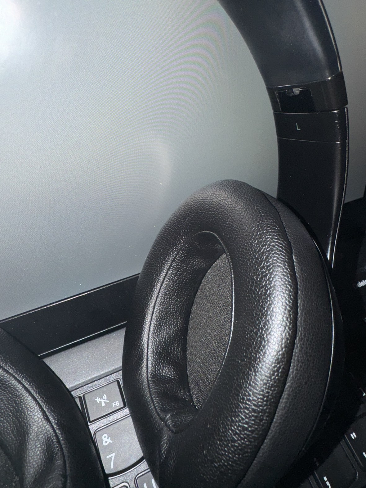 Beats by Dr. Dre, Beats Studio3 image indicator(7)