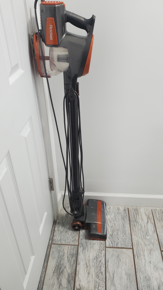 Shark Vacuum - photo 2