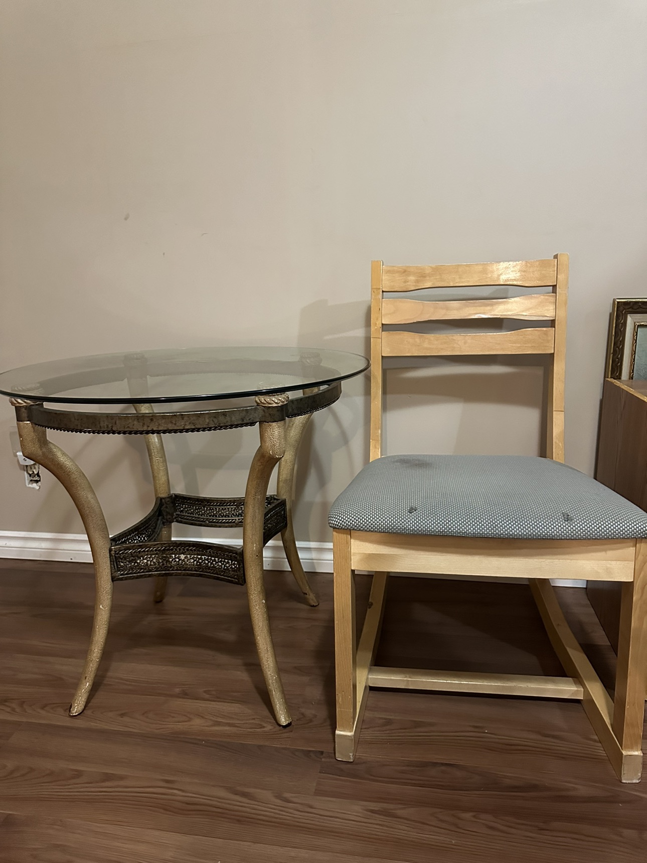 Coffee table & chair 🥕