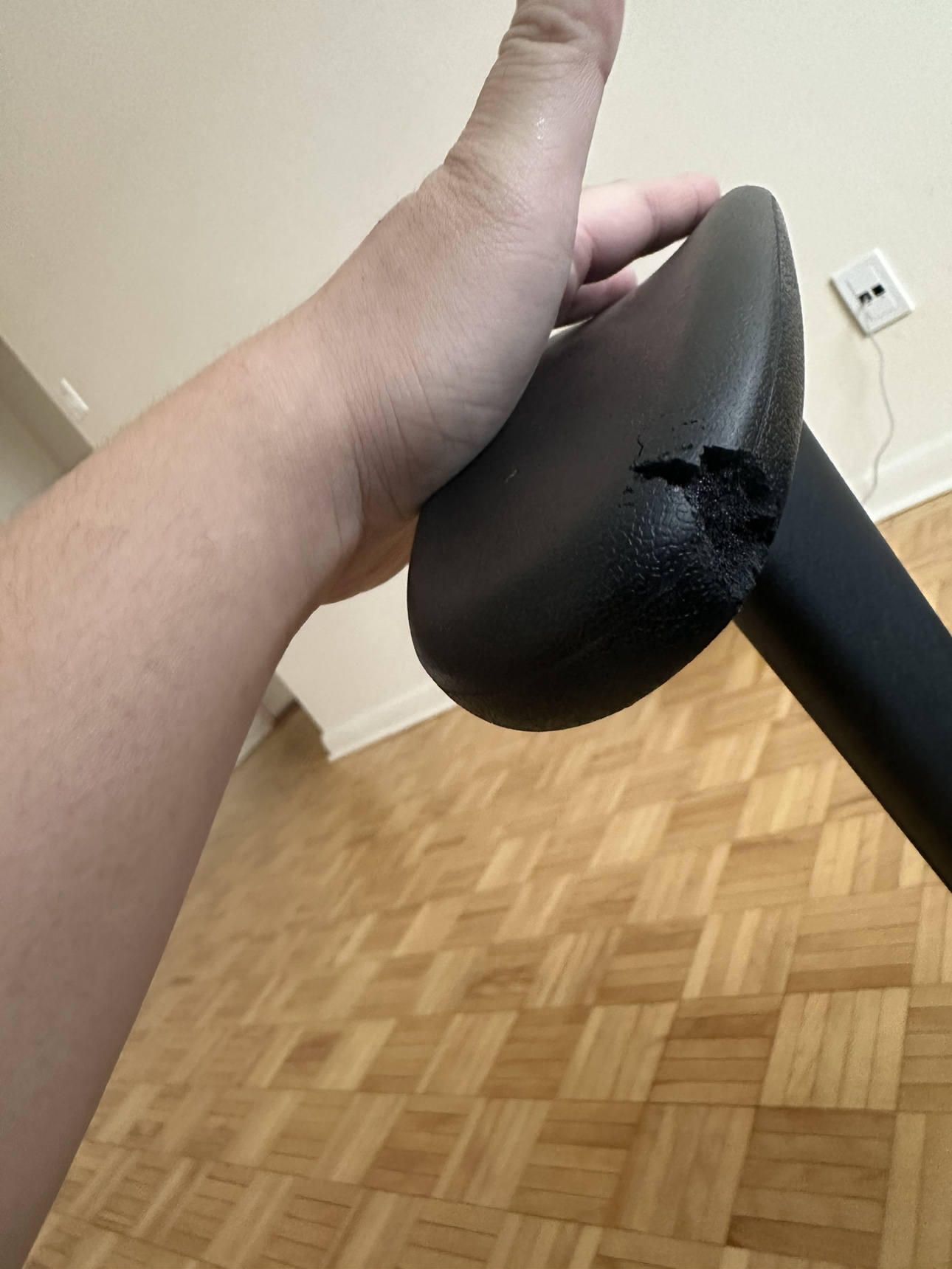 Gaming Chair  with cosmetic damages - photo 4