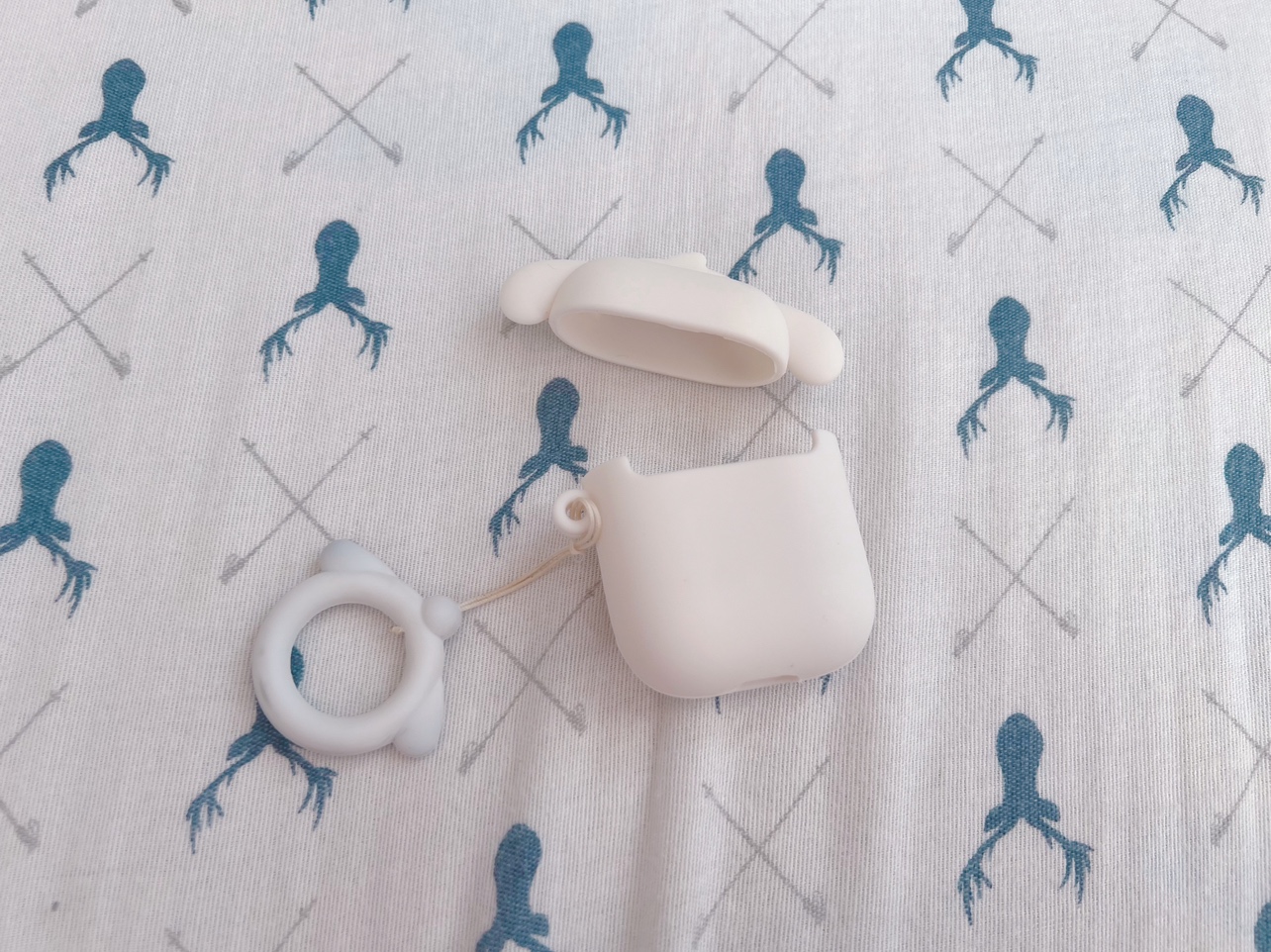 Sanrio Cinnamoroll silicon Airpods case - Ued image indicator(3)