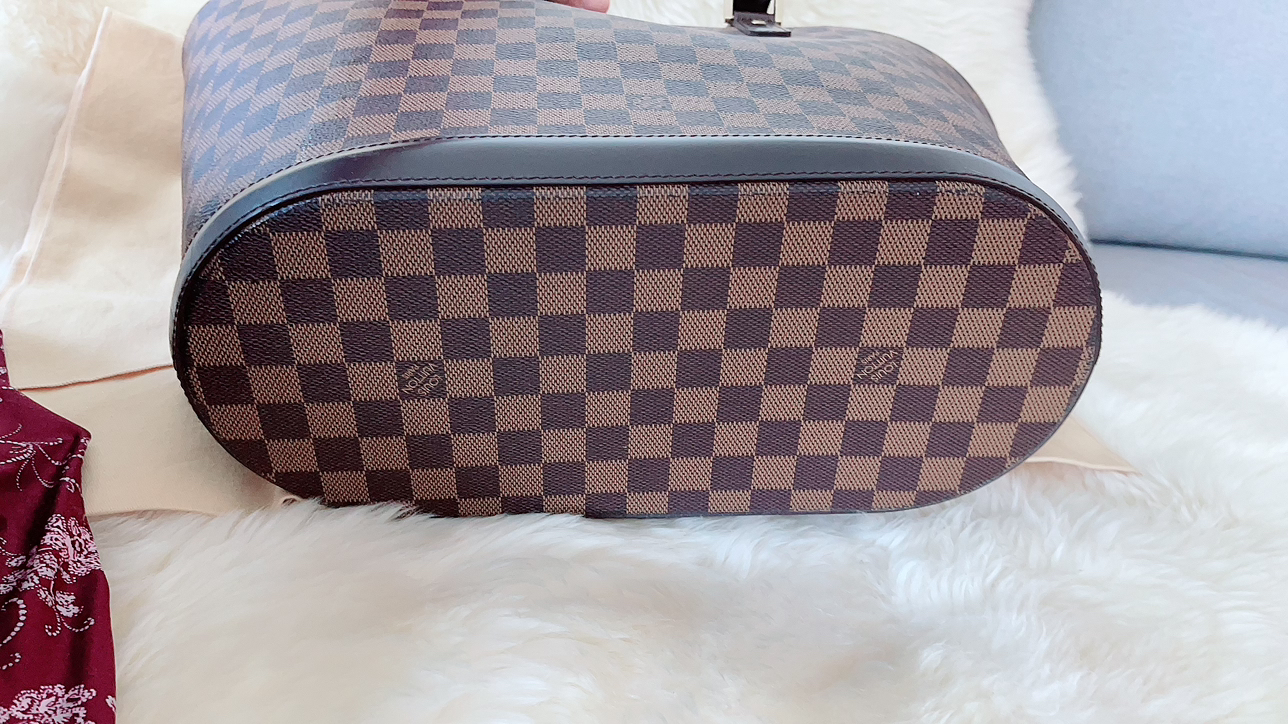 Authentic Louis Vuitton DE Monasque GM image indicator(9)