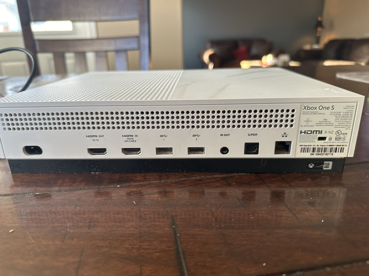 Xbox One S - photo 3