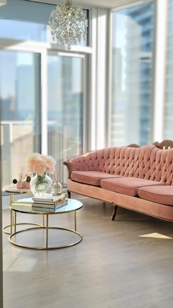 beautiful vintage sofa & love seat thumbnail