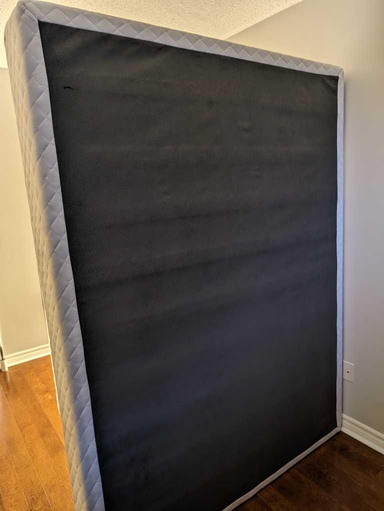 Queen size mattress with box spring included (pet / bug free) - photo 5