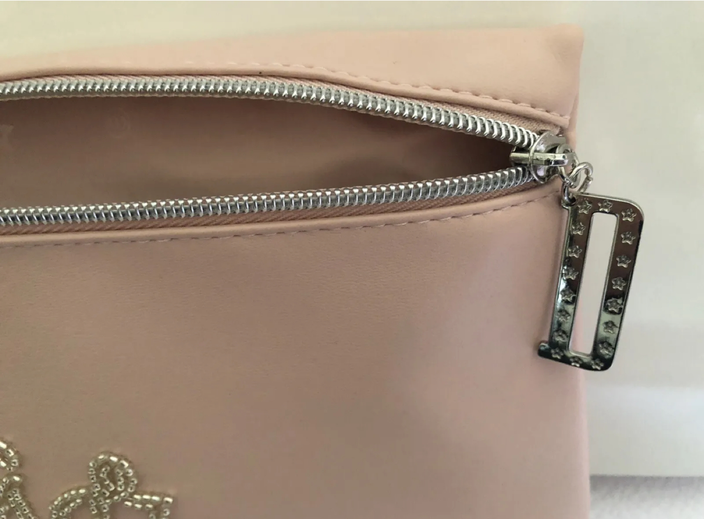 Dior Cosmetic bag/Pouch. Light pink. image indicator(4)