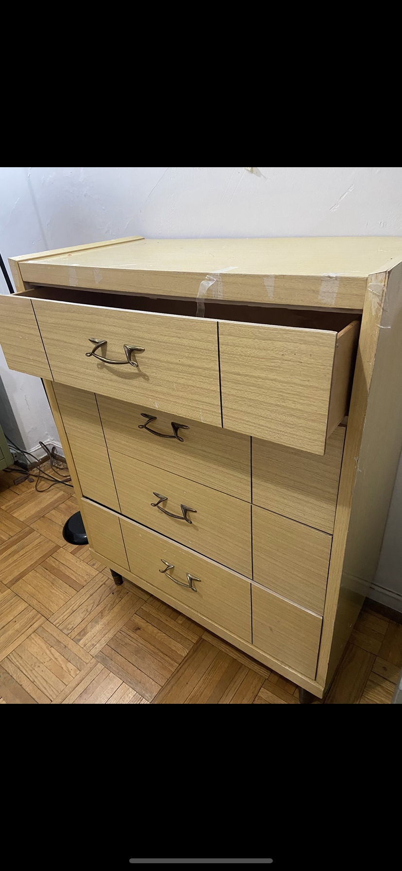 MOVING SALE FREE furniture *CLEARING UNIT* image indicator(6)