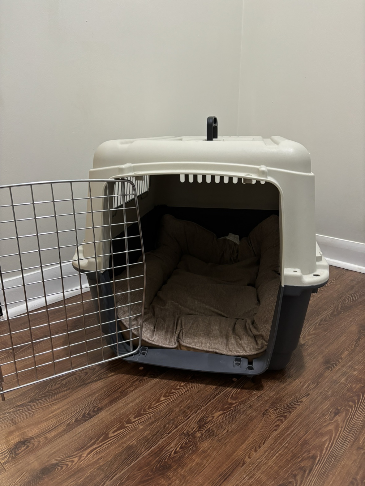 Pet carrier/crate