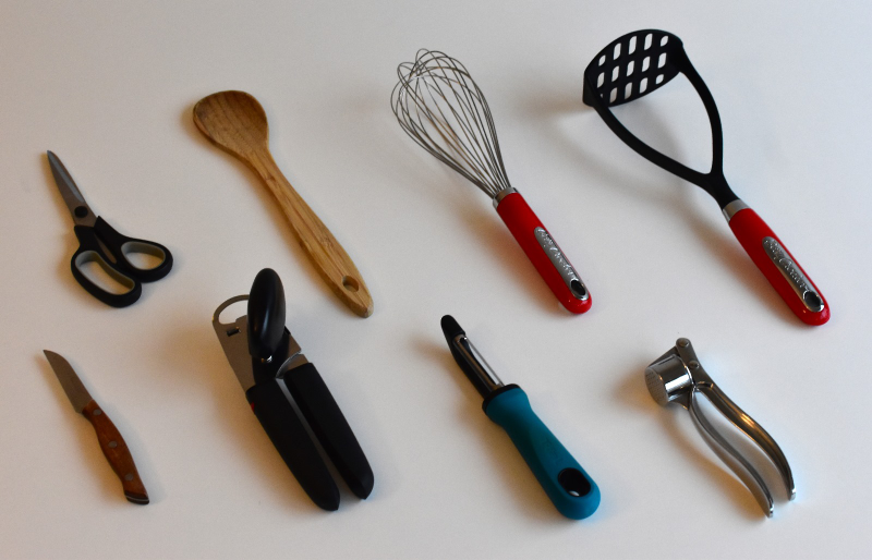 Set of assorted kitchen utensils thumbnail