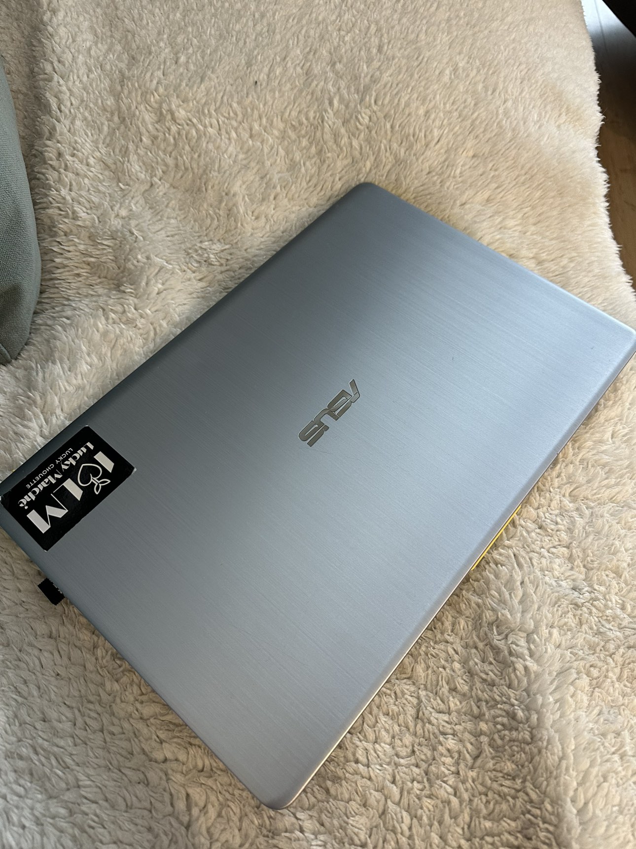Asus vivobook yellow + charger - photo 5