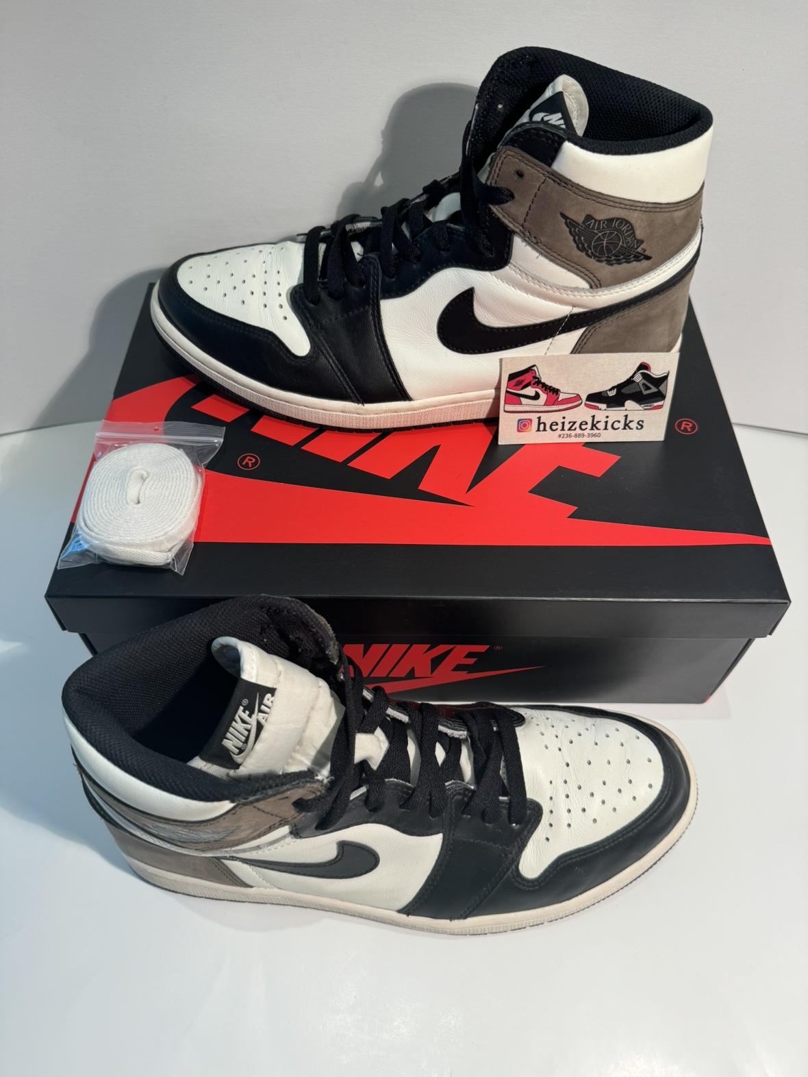Air Jordan 1 High Dark Mocha size 11 image indicator(2)