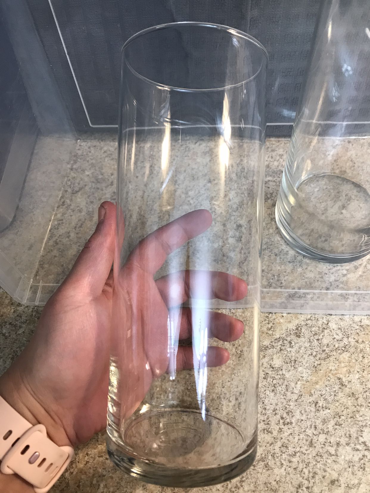 Party Supplies: Tall Glass Vases 8.5”x3” image indicator(2)