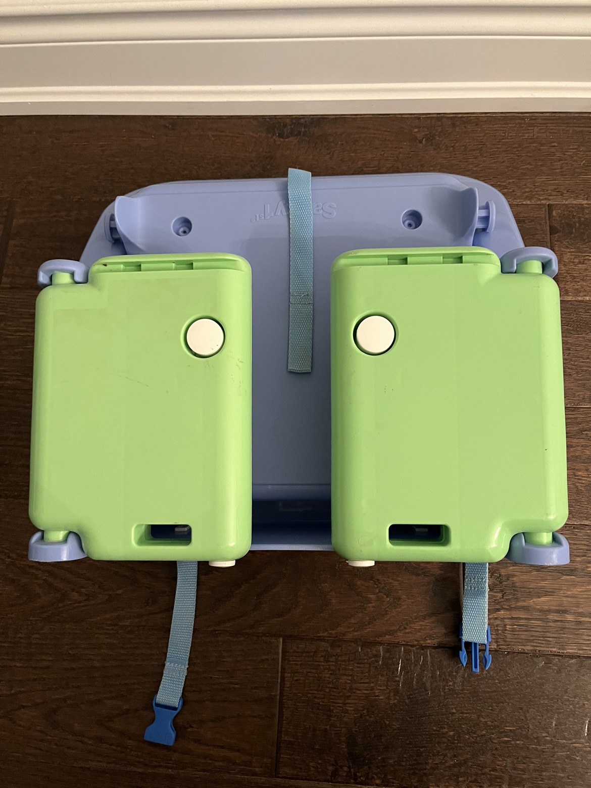 Portable Booster Seat with Tray! - photo 4