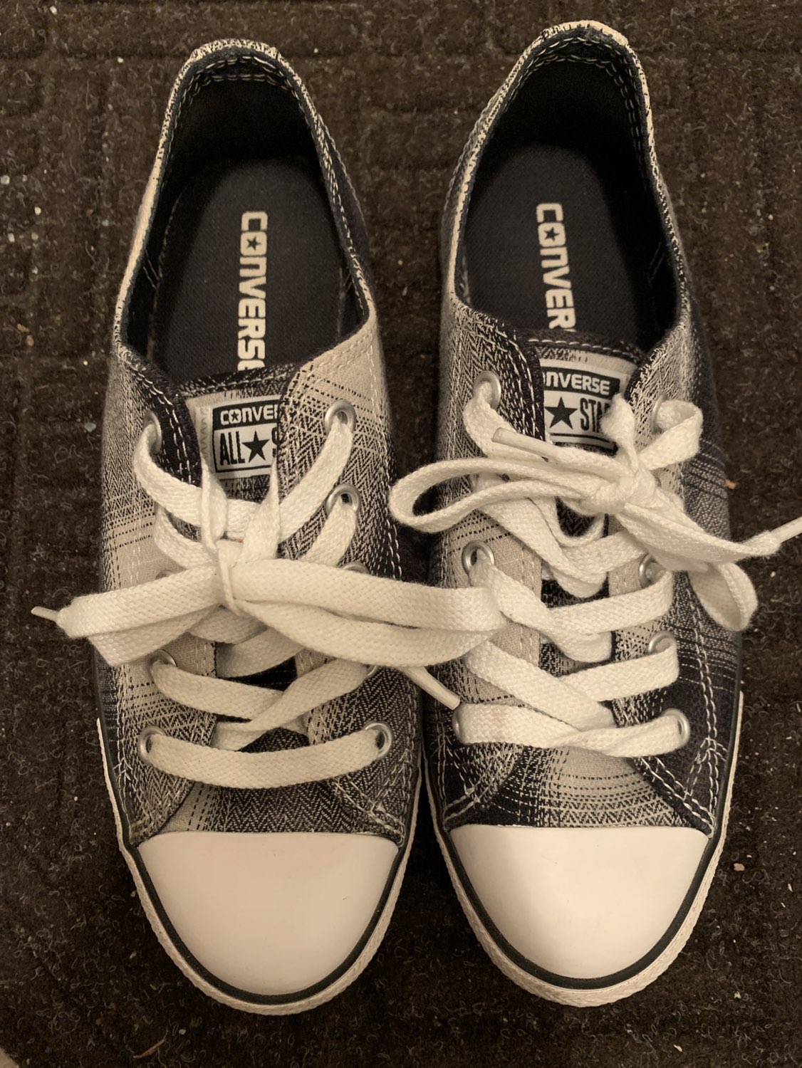 Converse shoes thumbnail