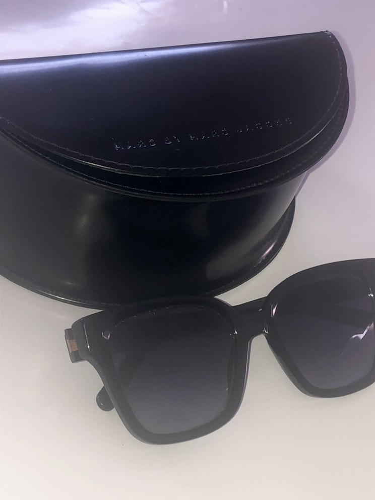 The Mark Jacobs unisex sunglasses and case - photo 2