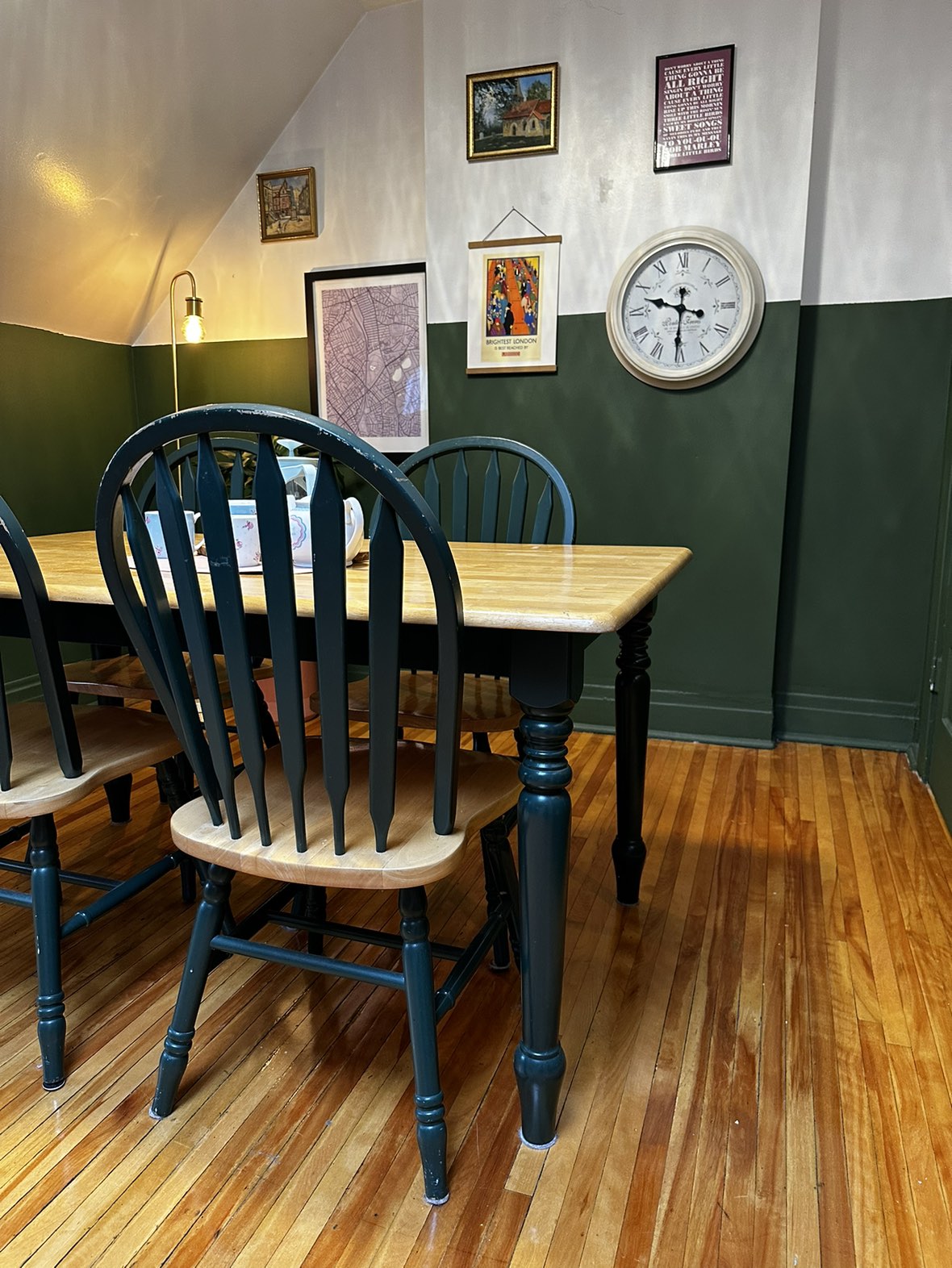 Wooden dining room table & 4 chairs - photo 3