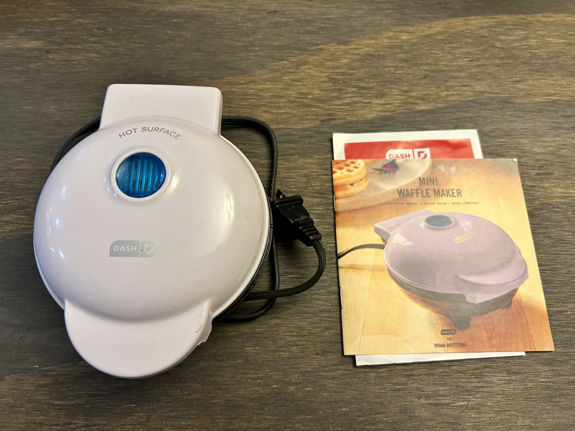 Mini waffle maker thumbnail