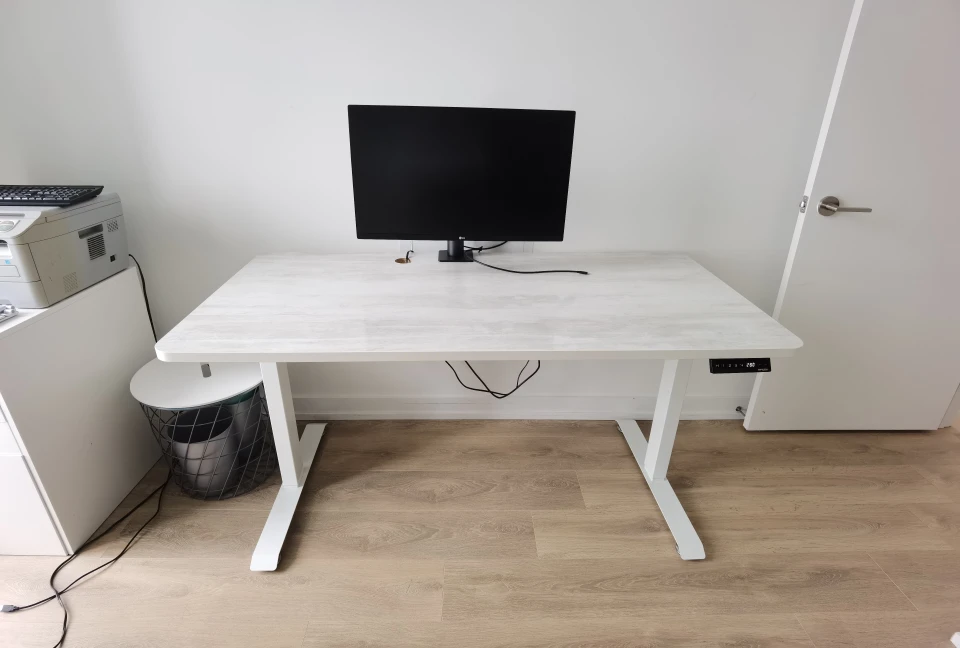 Effydesk Adjustable Standing Desk Like New - photo 2
