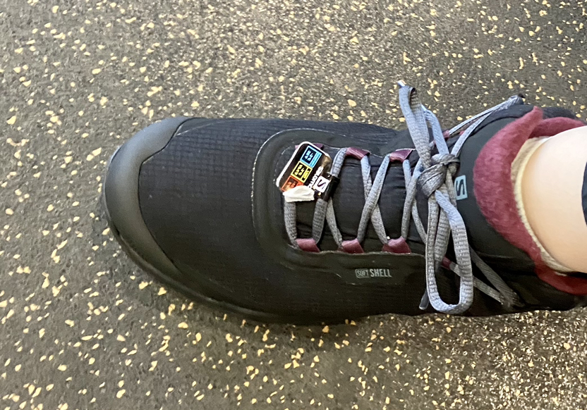 Women's waterproof Salomon soft shell boots ….size 9.5 image indicator(7)