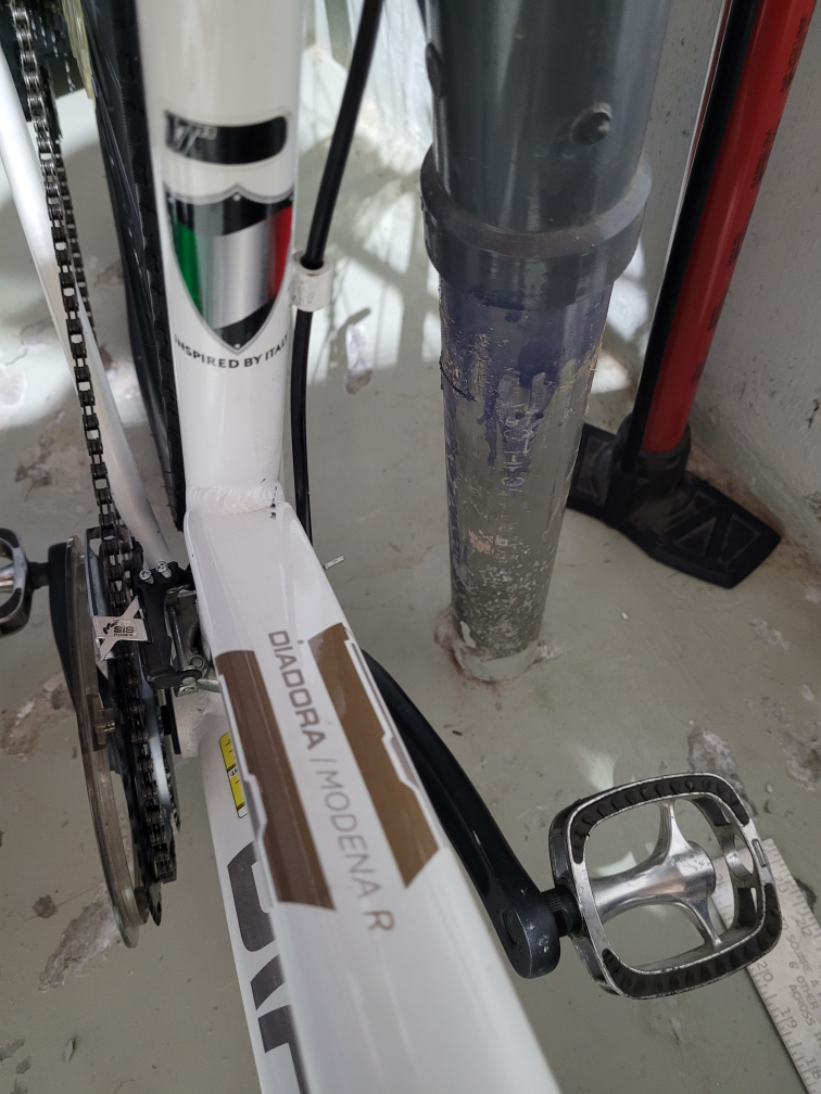 lightly used Diadora Modena R bike - photo 3