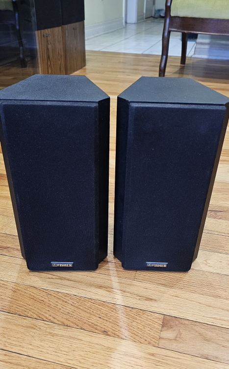 Fisher Small Bookshelf Speakers