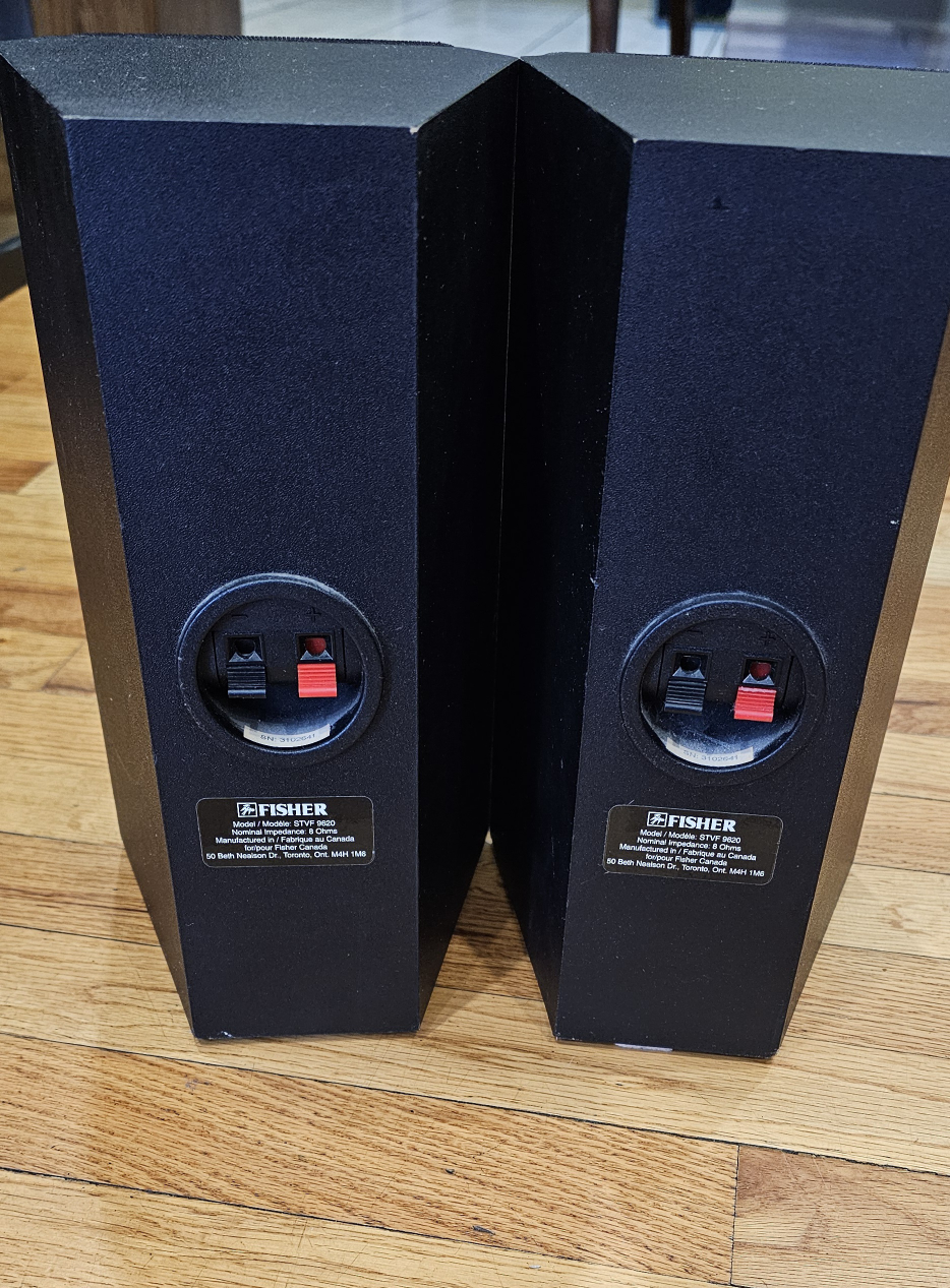 Fisher Small Bookshelf Speakers - photo 3