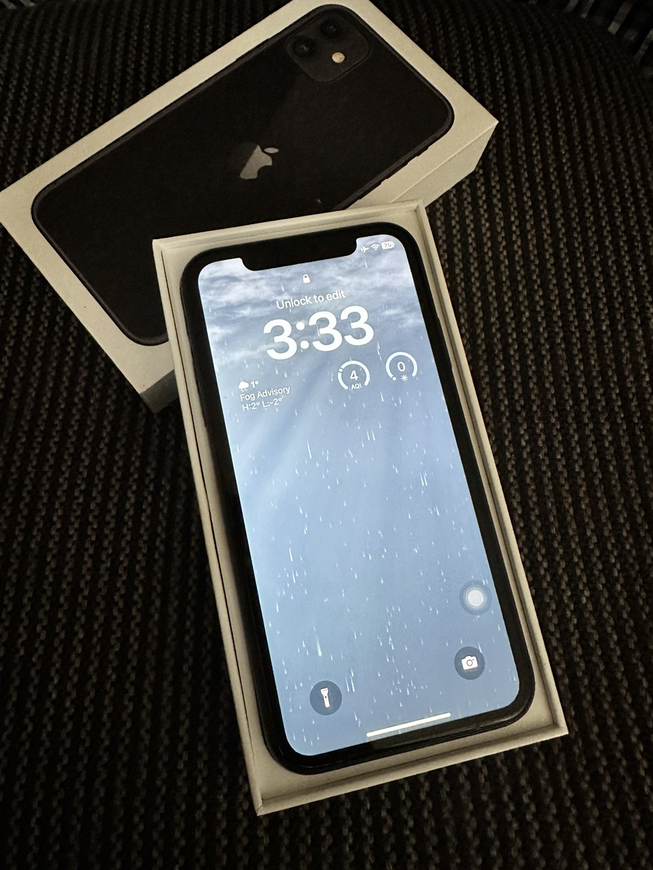 iPhone 11 (64 gb unlocked) thumbnail