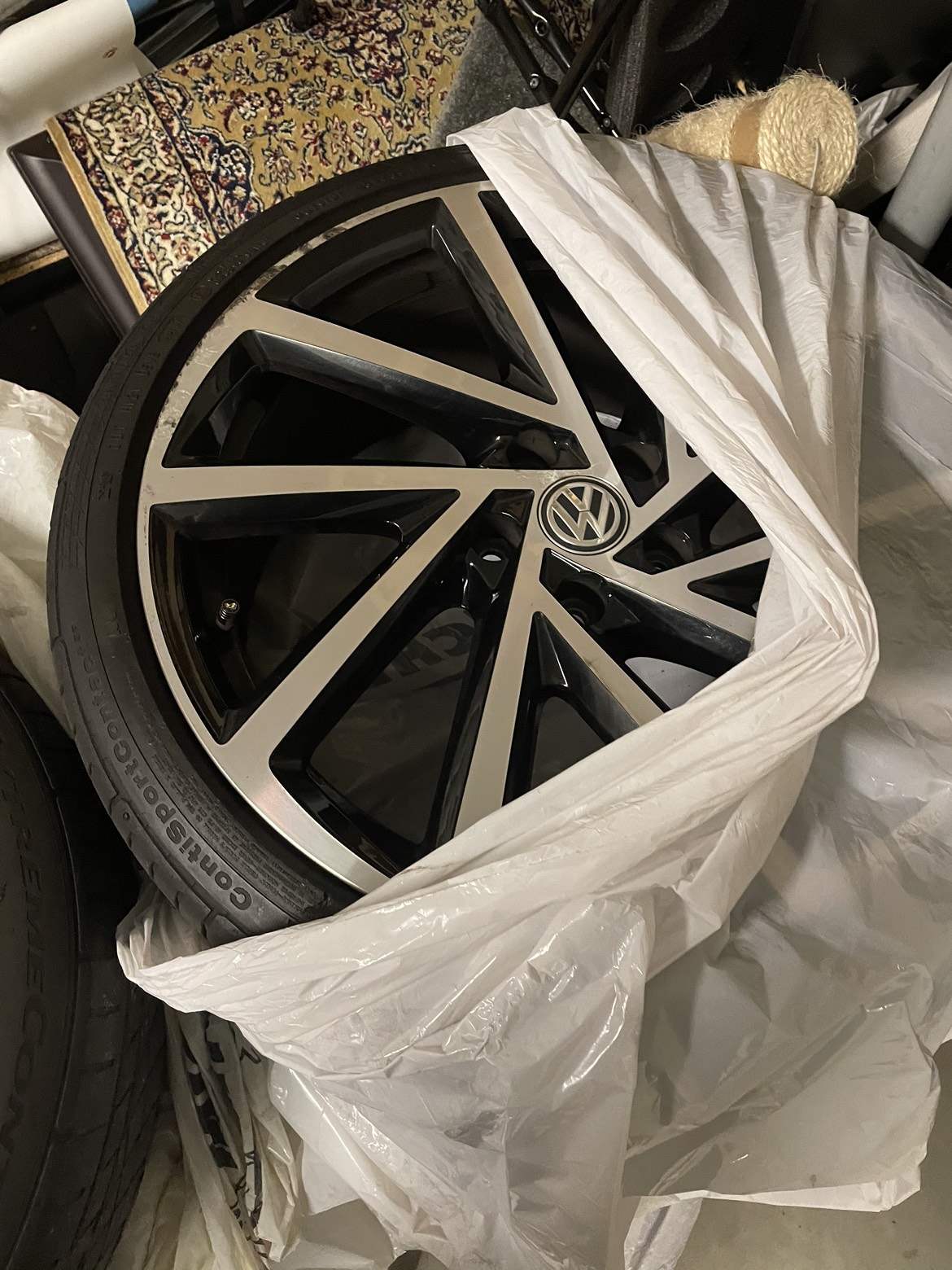 Volkswagen original tire for Golf R (all 4 tires)