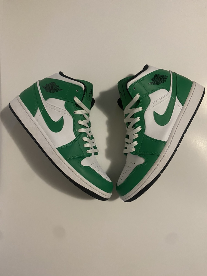 Jordan 1 Mid Lucky Green thumbnail