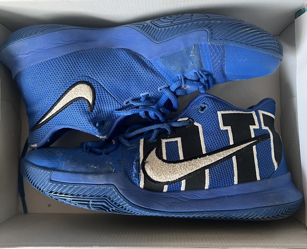 Kyrie 3 Duke Size 10 image indicator(2)