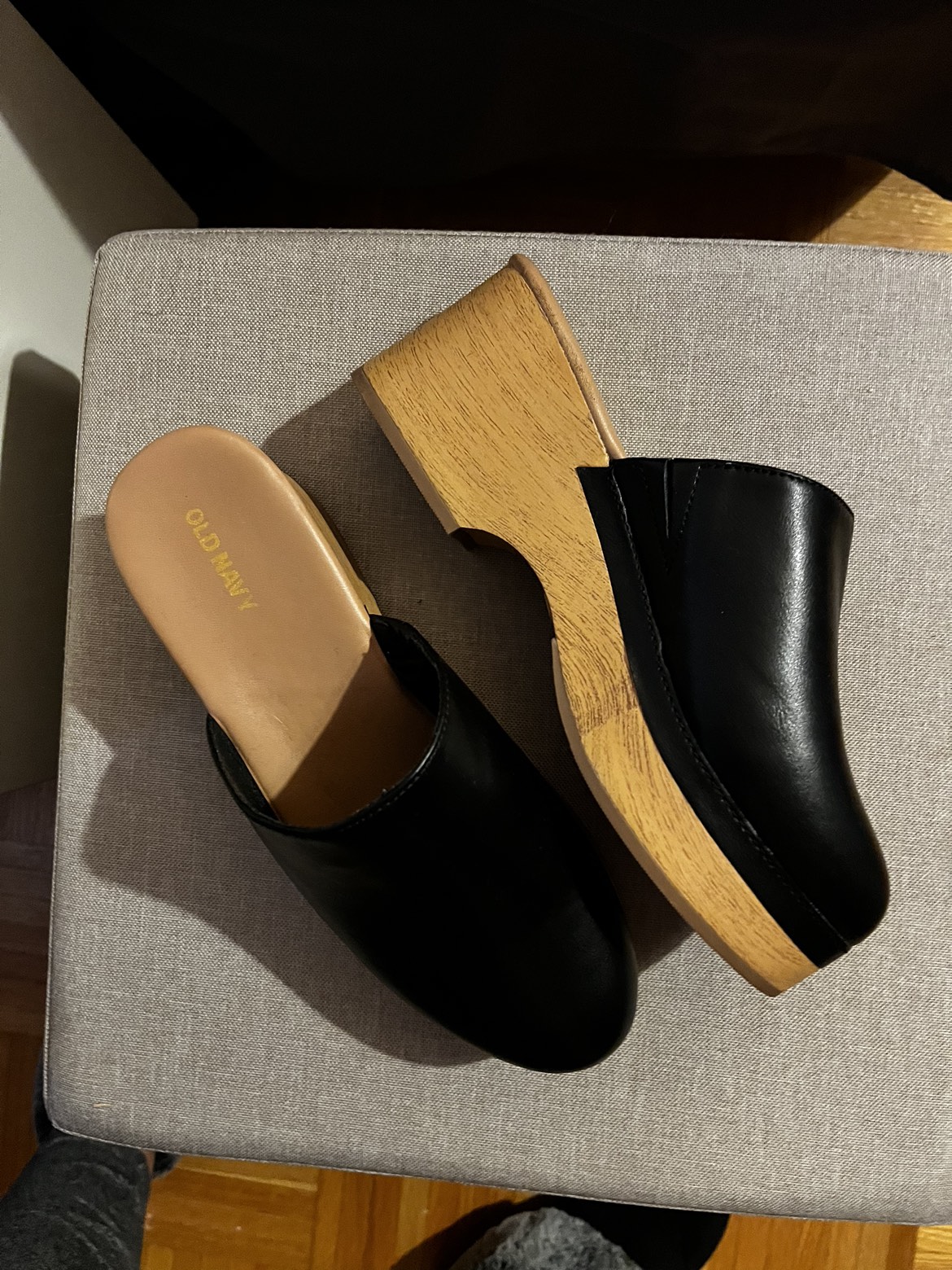 Brand new clogs image indicator(2)