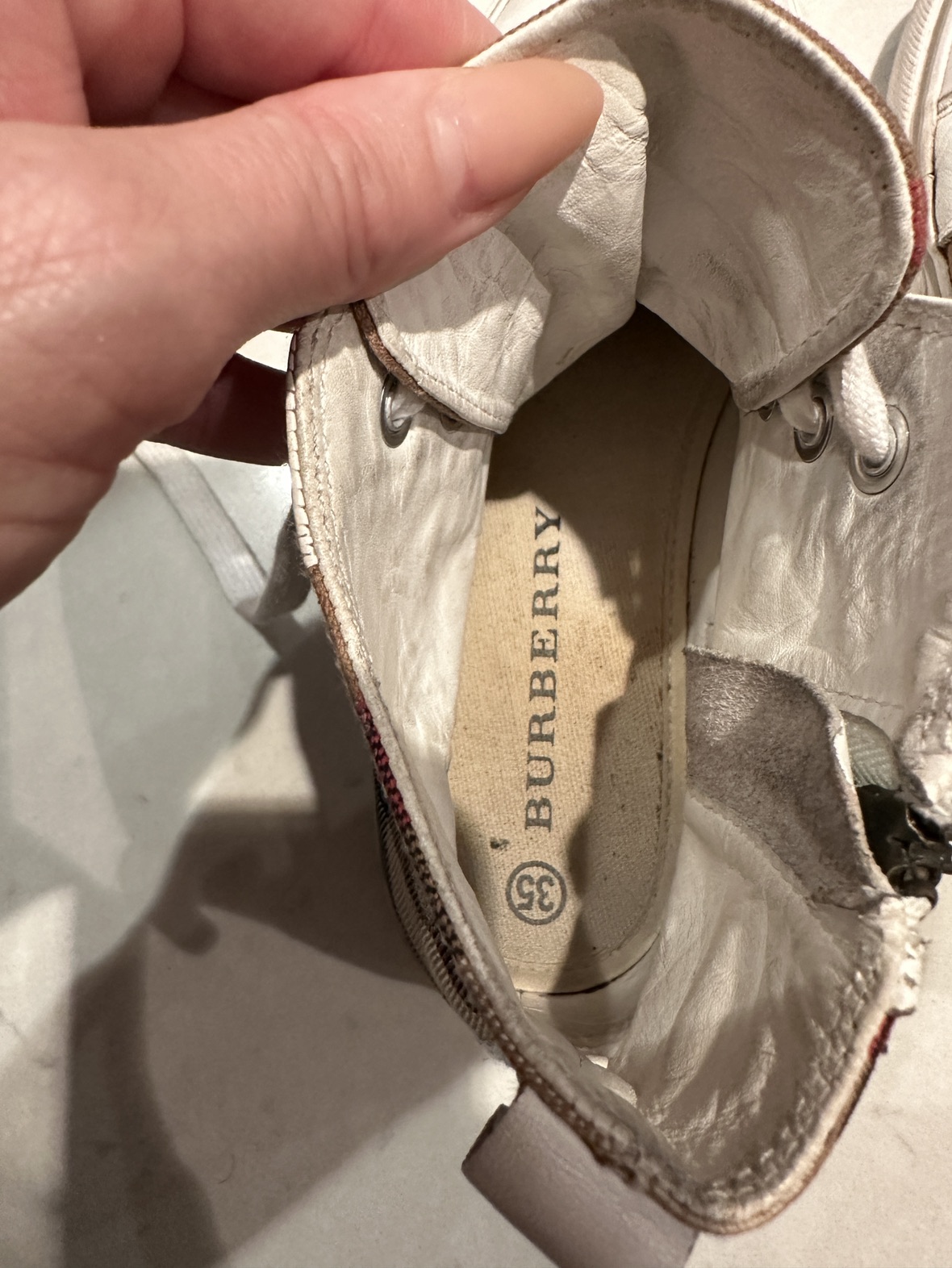 Burberry high tops - youth or small women’s - photo 5