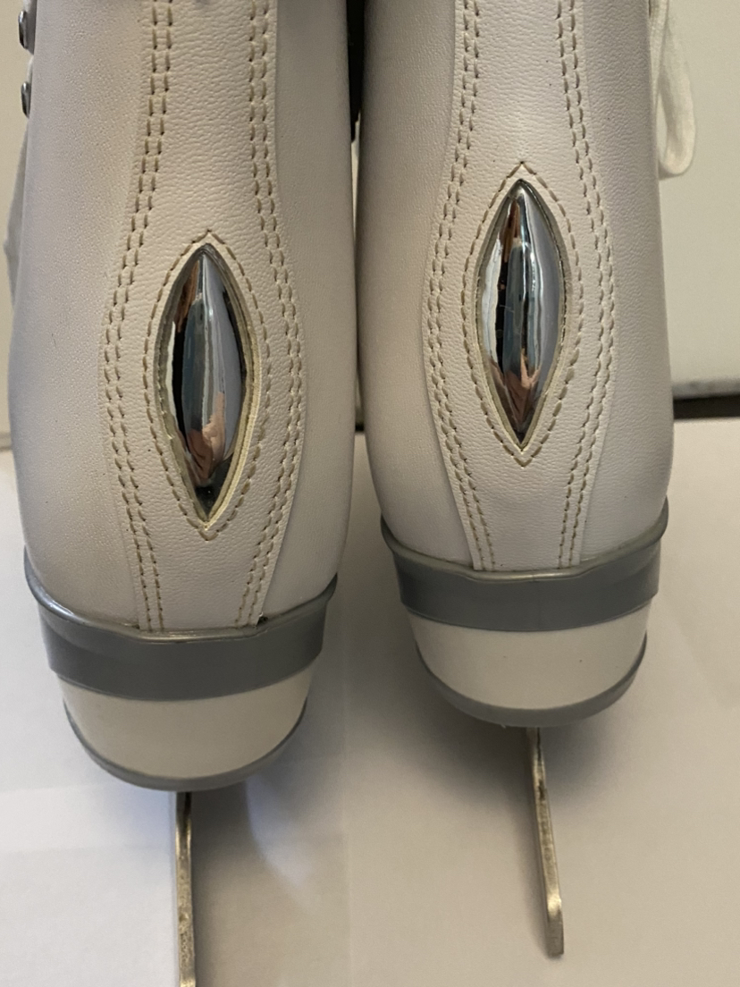 White figure skates - photo 3