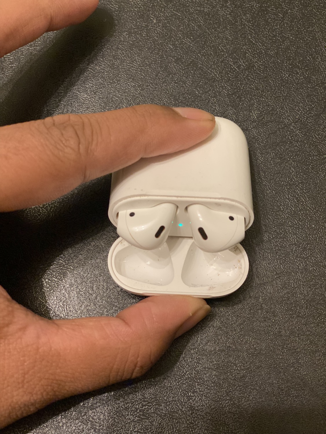 Apple AirPods - photo 3