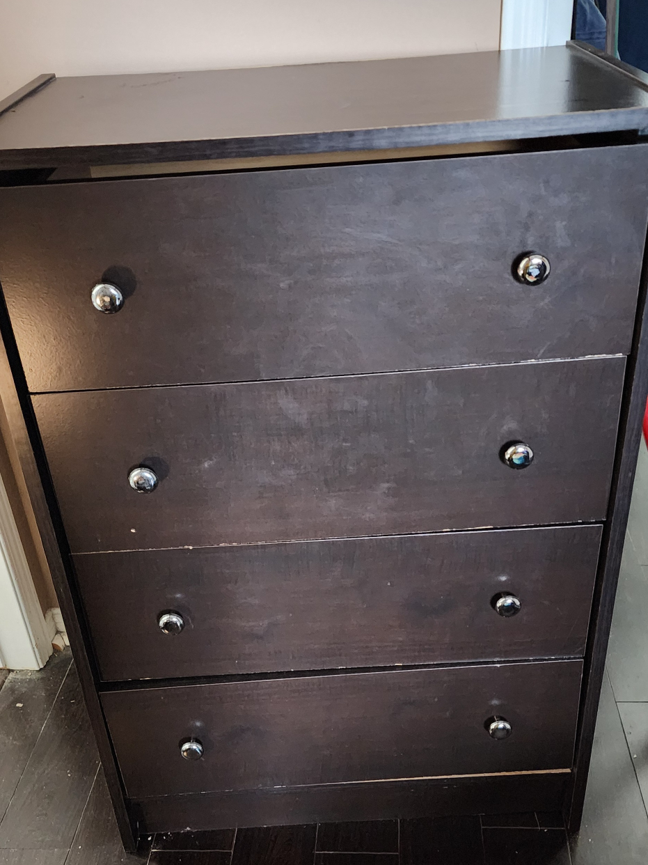 Furniture  ( chest drawers).🥕🥕🥕