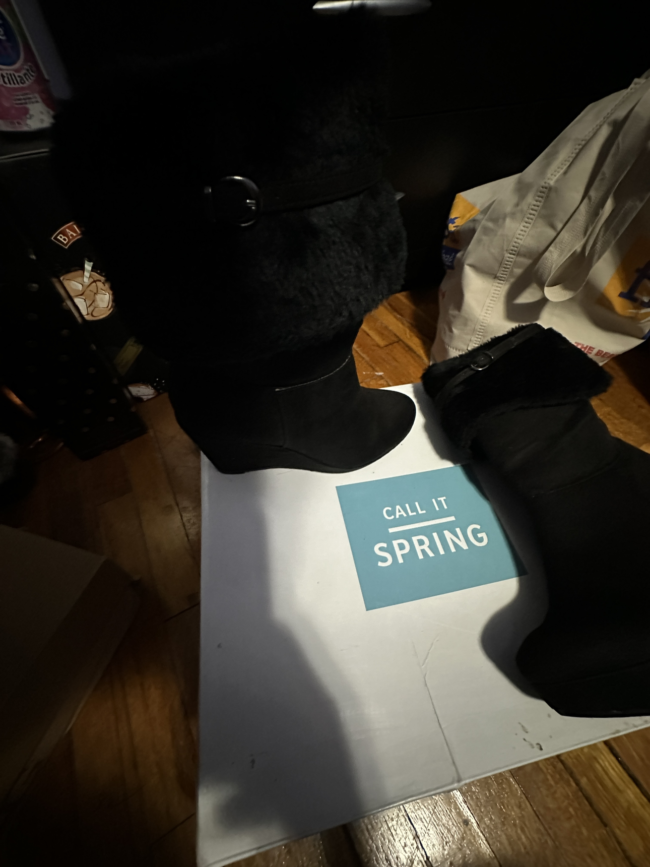 Ladies Winter Boots size 6 - photo 2