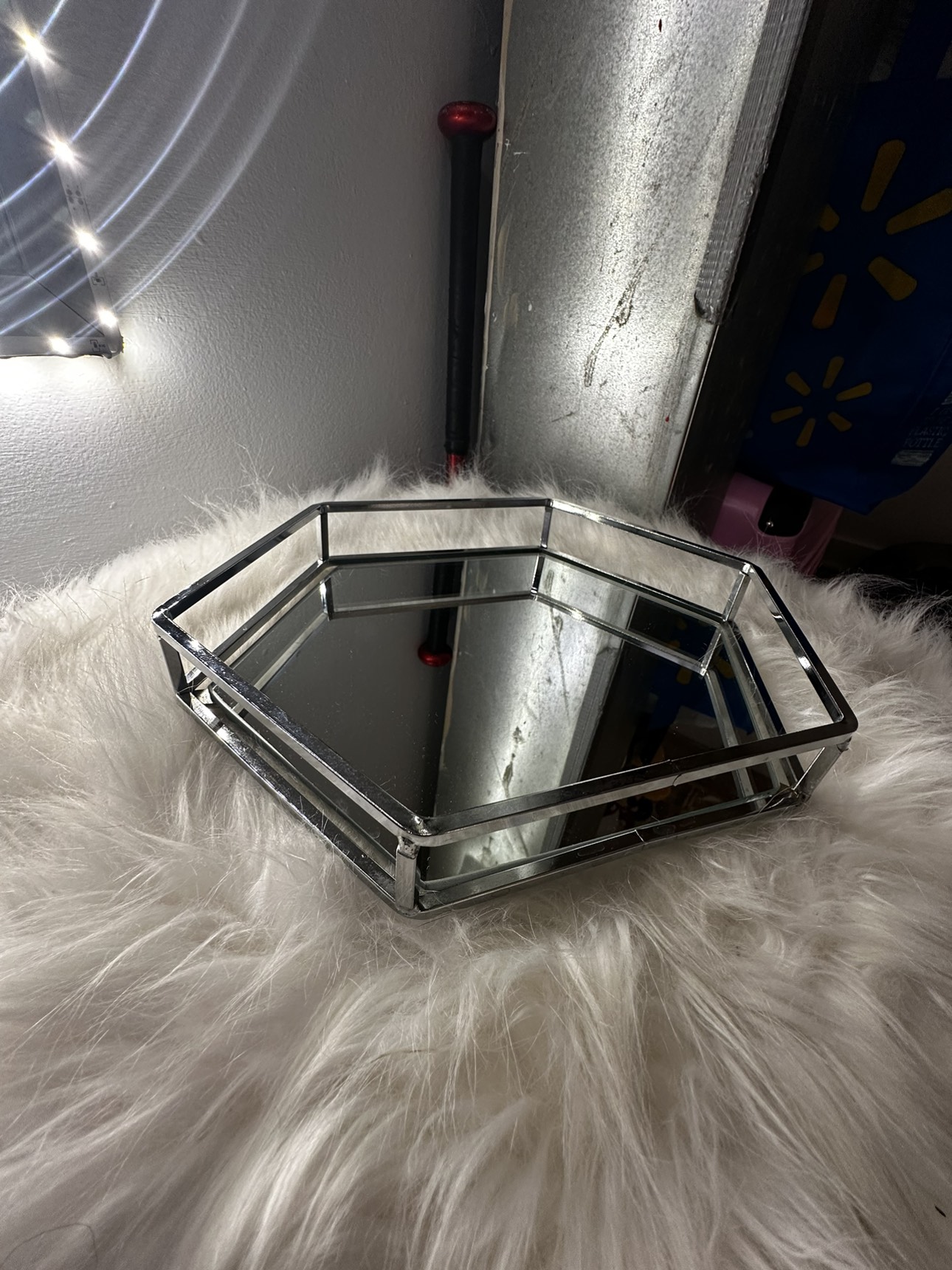 Table trays with mirror