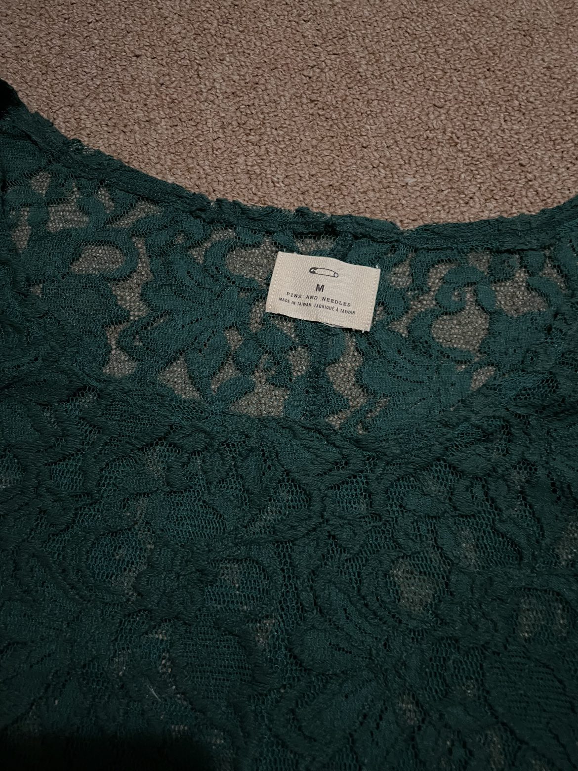 Fun lace shirts in black and green. Size M - photo 5