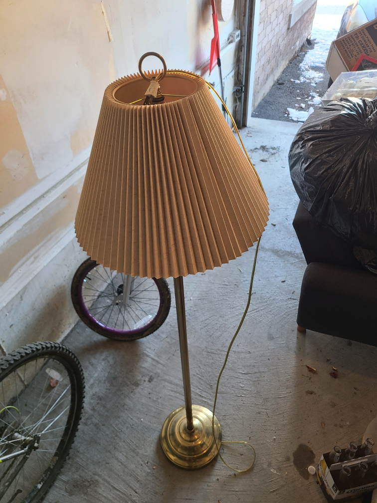 Vintage floor lamp thumbnail