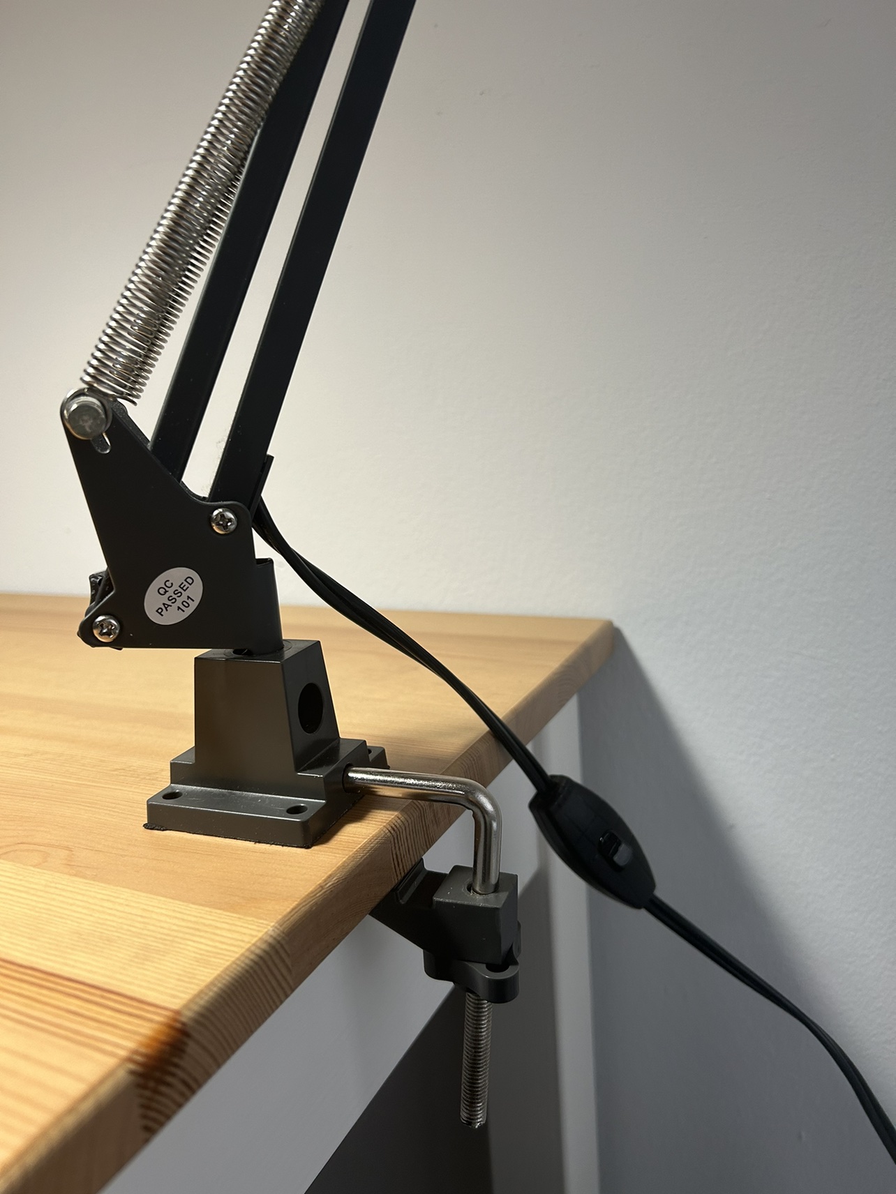 Moving sales: IKEA Work Lamp (bulb included) - photo 3