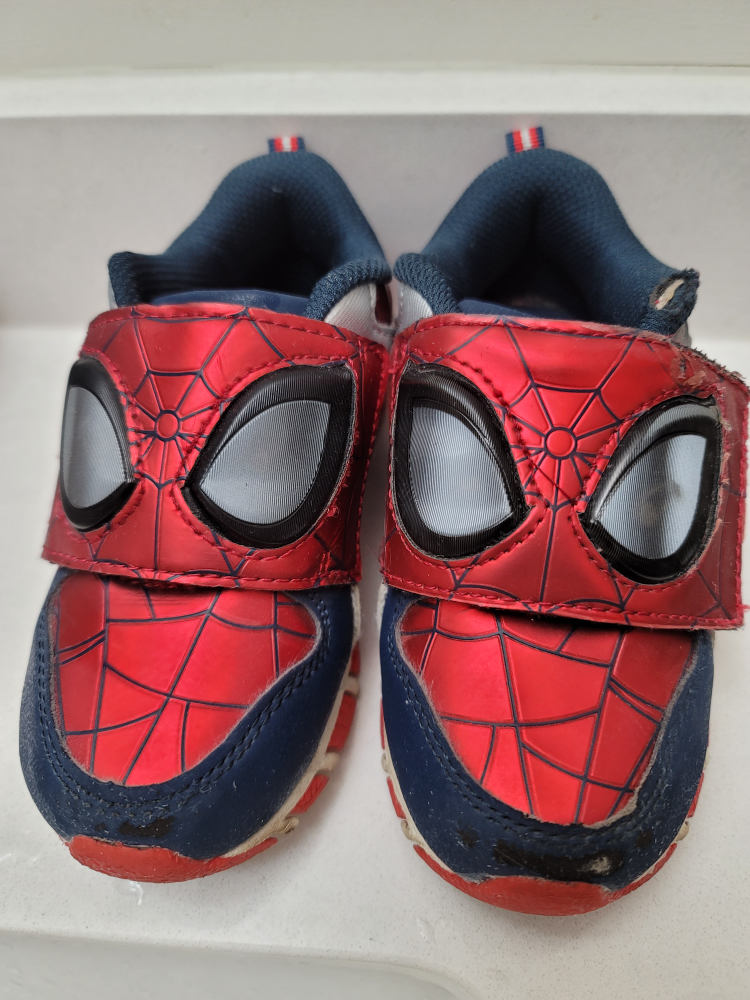 Free toddler spiderman light up shoes #freecycle - photo 2