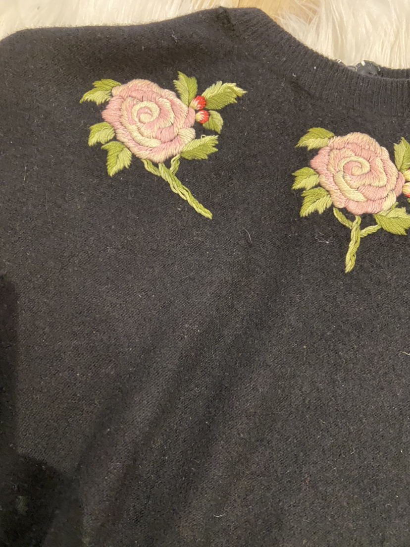 Vintage Sweater with sewn flower details - small image indicator(2)