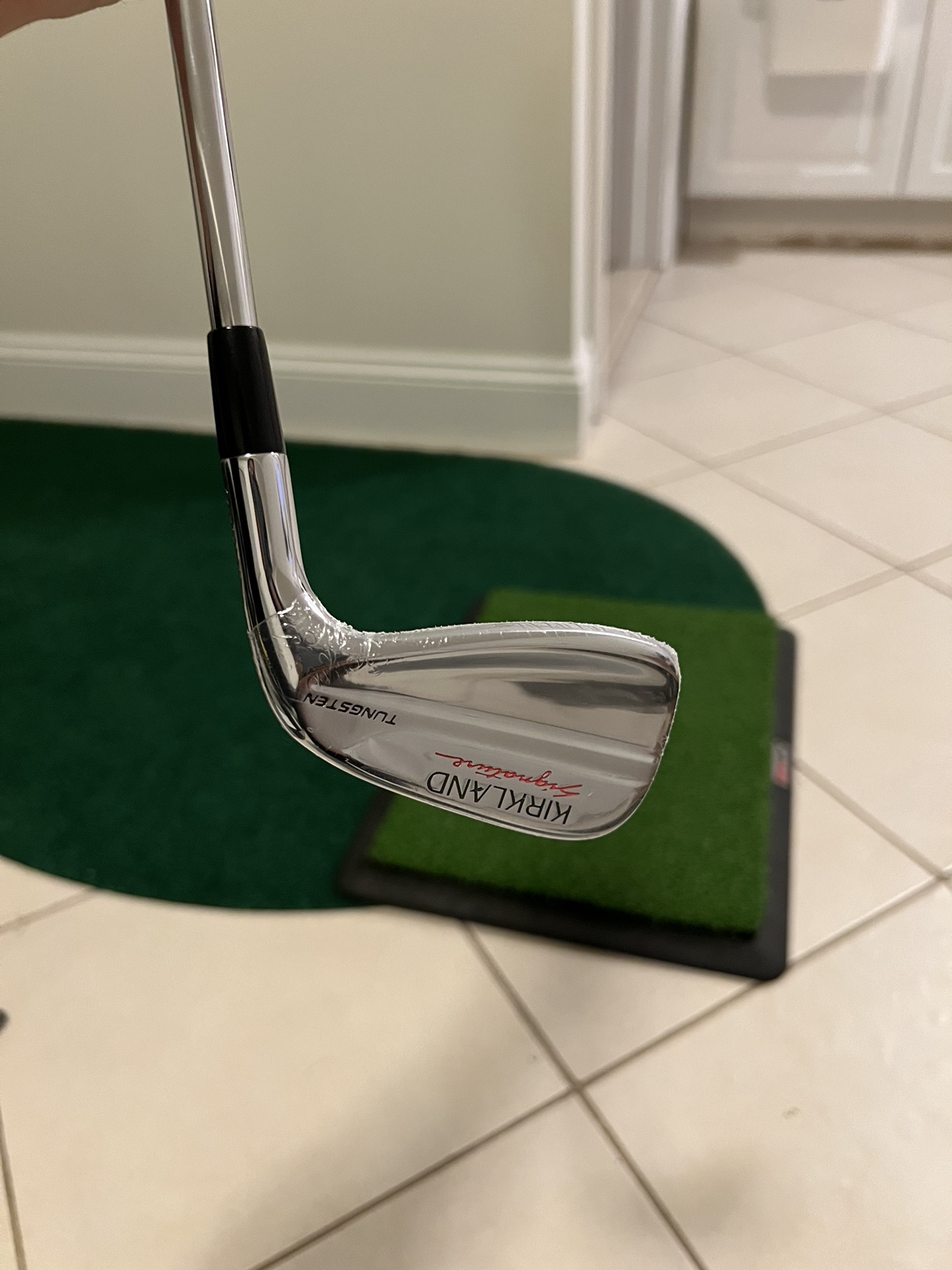 Kirkland Signature 7-piece players Golf Iron Set image indicator(5)