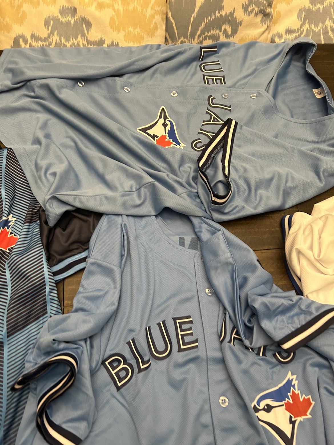 Toronto Blue Jays baseball Jerseys Hoodies image indicator(5)